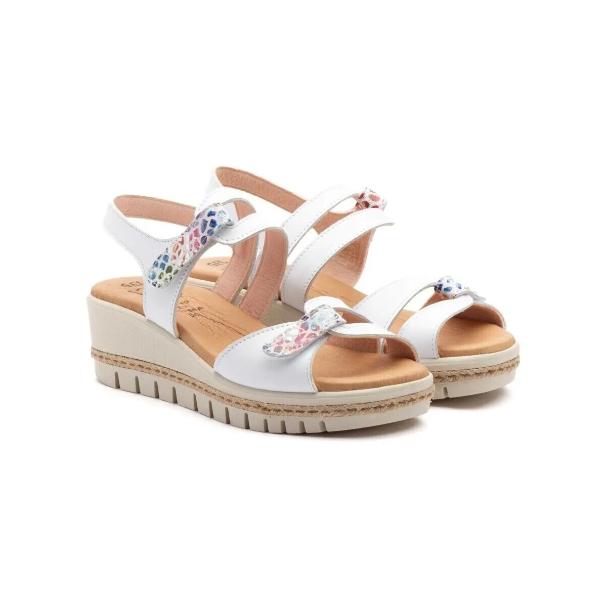Sandalias de piel blancas con cuña by CBP